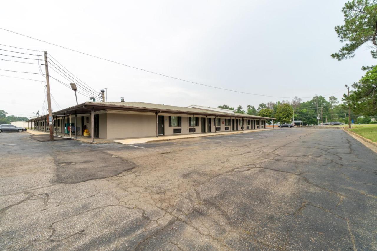 Holiday Terrace Motel — photo 23