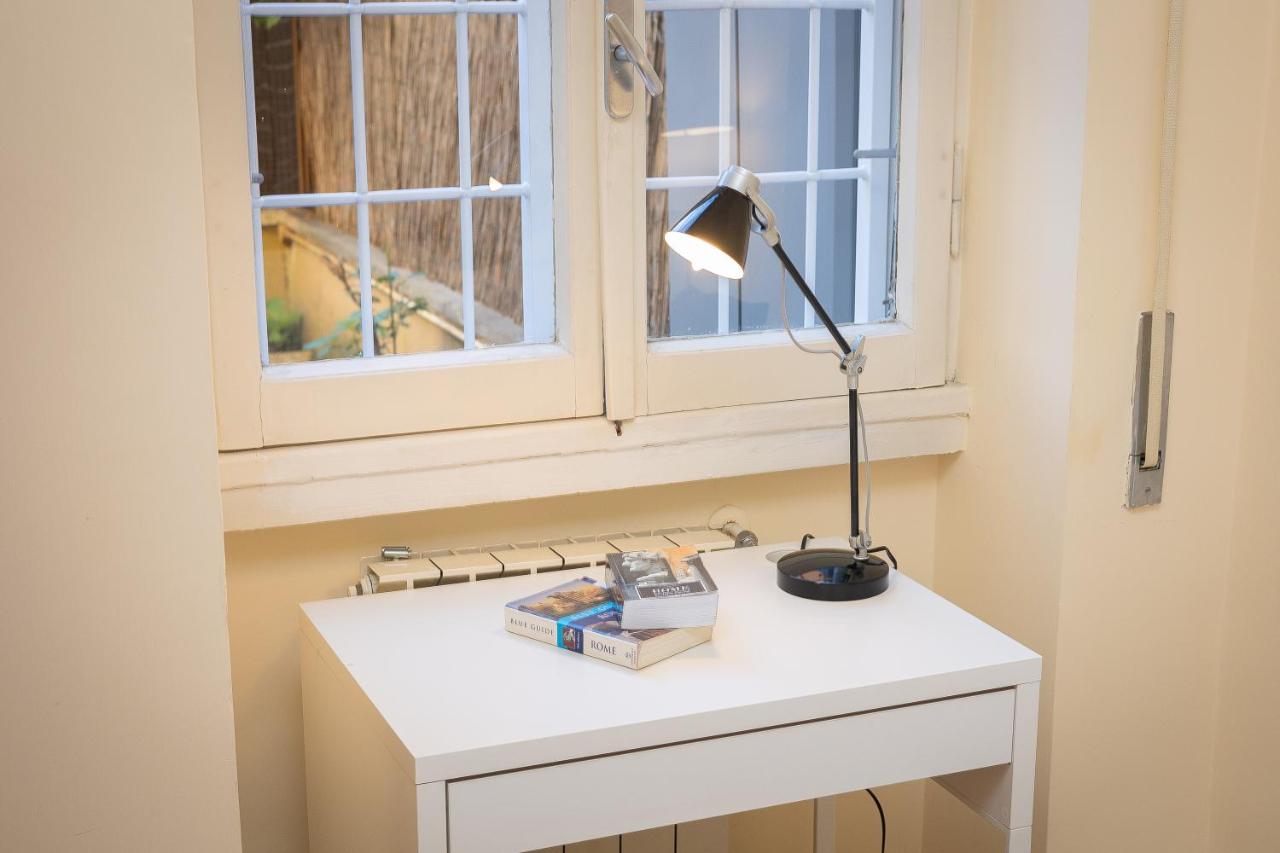 Trastevere Garden by Rental in Rome - 3