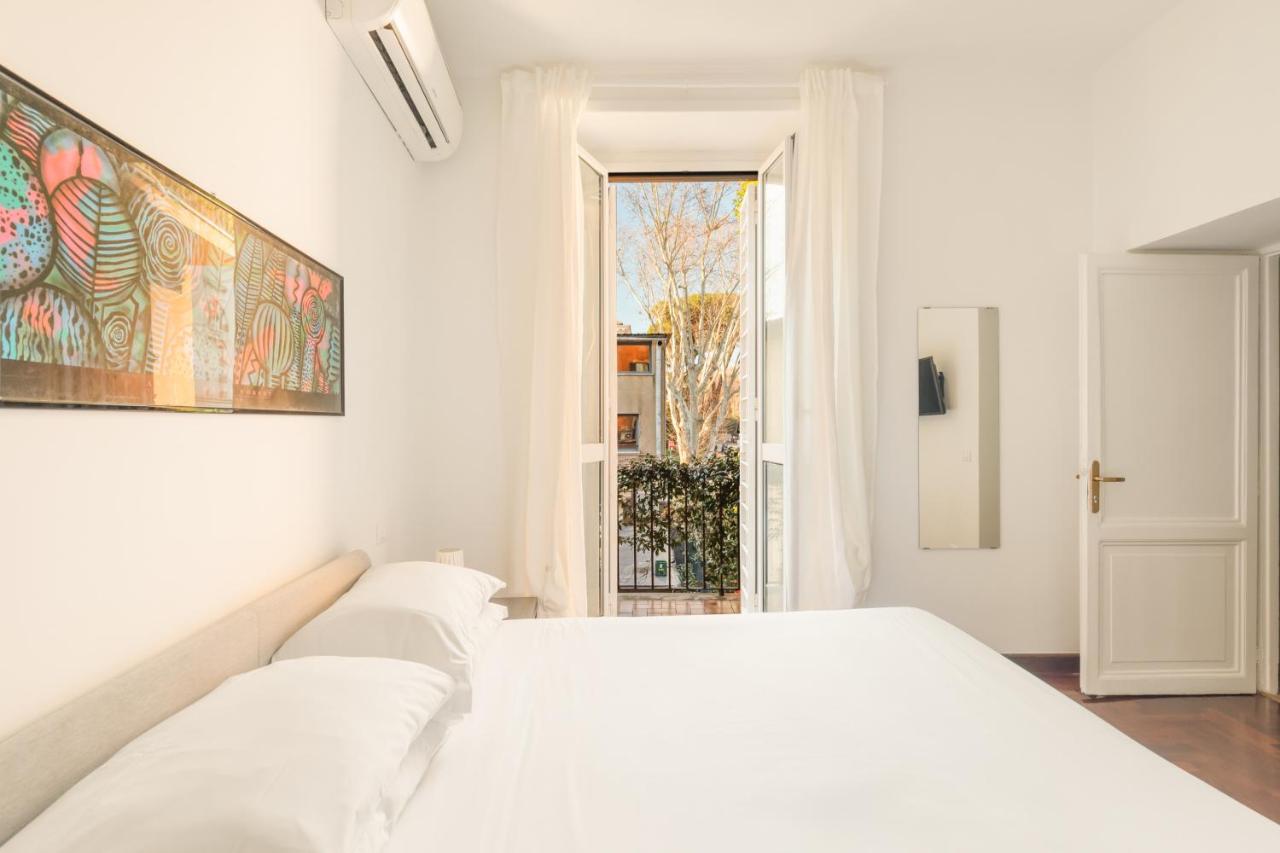 Vatican Lovely 2BR Apartment with Terrace - 2