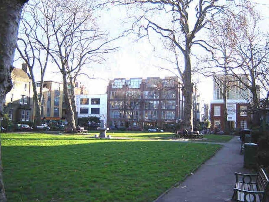 1 bed flat with view of vibrant Hoxton Square - 5