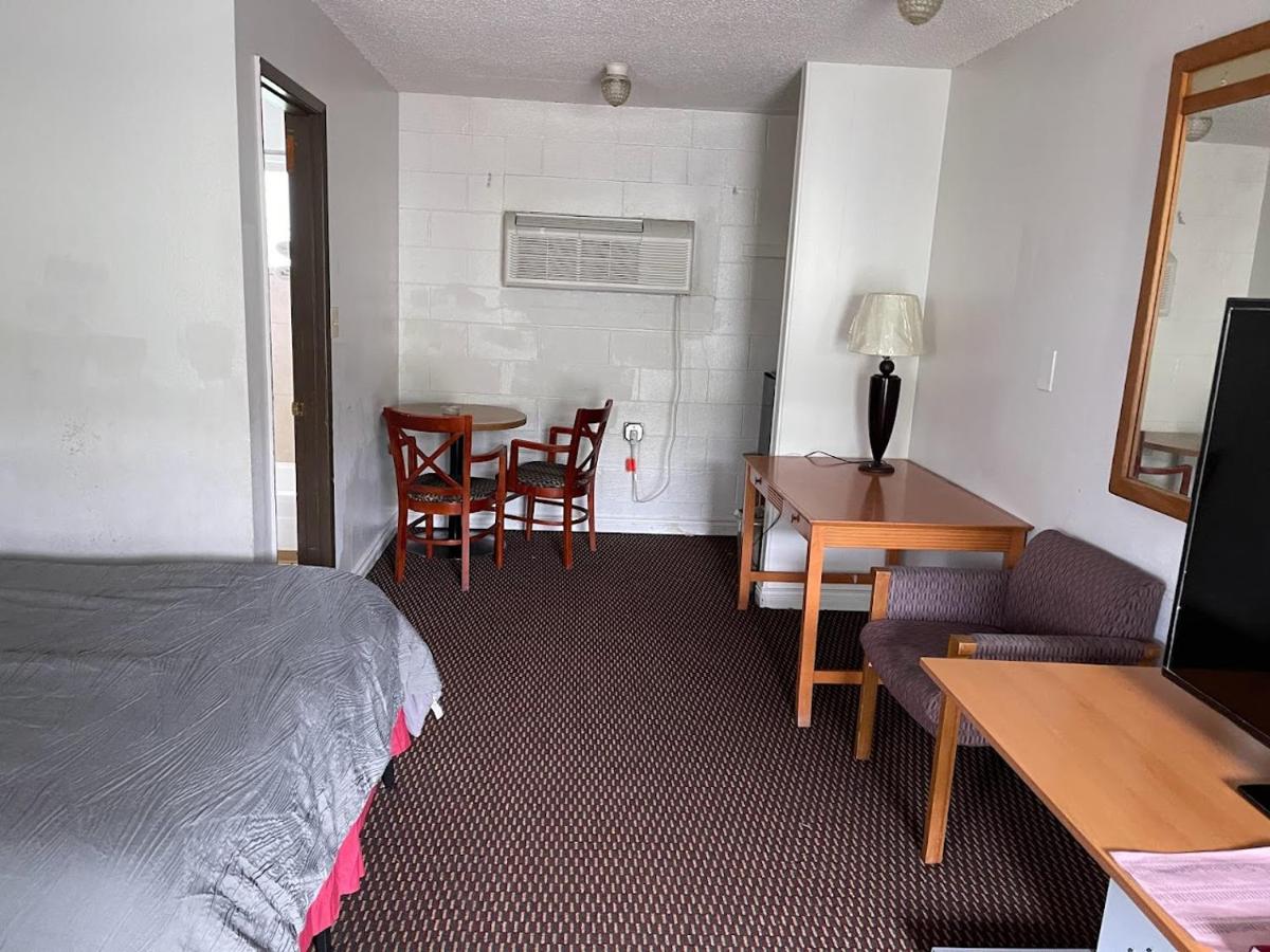 Royal A Motel — photo 18
