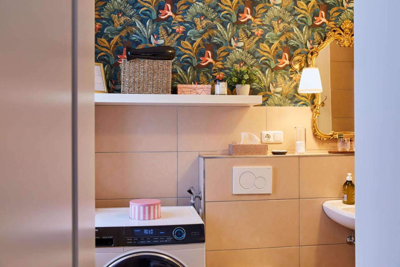 R B Apartment am Airport Hamburg - 1-4 Personen - Küche - Smart TV - Waschtrockner - kostenloser Parkplatz - perfekt für Geschäftsreisende und Familien