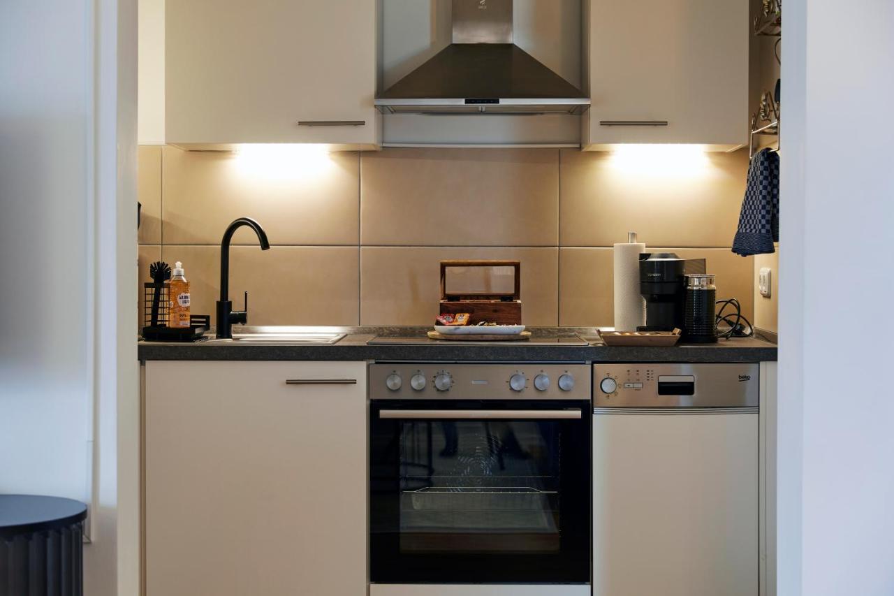 R B Apartment am Airport Hamburg - 1-4 Personen - Küche - Smart TV - Waschtrockner - kostenloser Parkplatz - perfekt für Geschäftsreisende und Familien