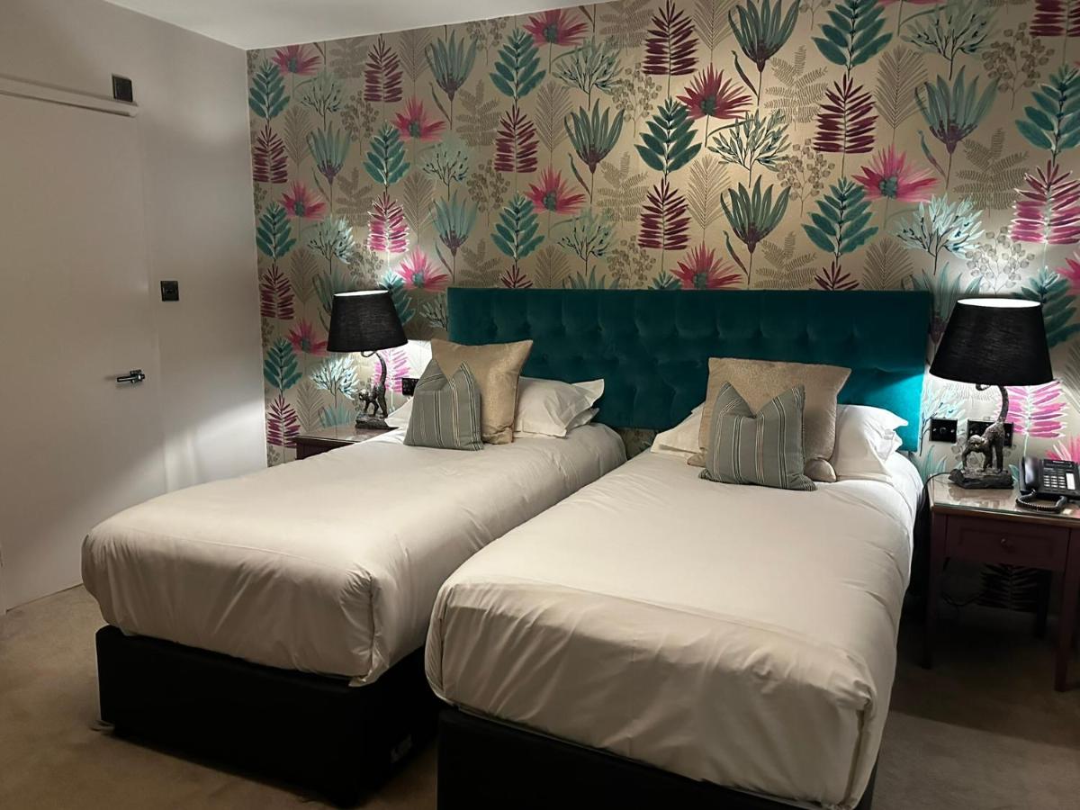 Twin (Two 3ft Beds) / Superking Room (No Pets)