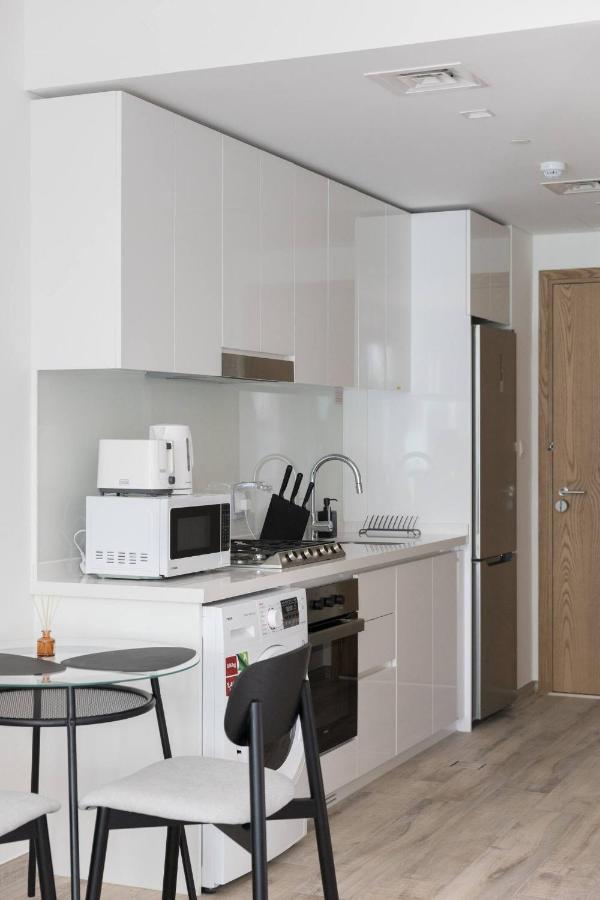 Ahad Residences Studio- 15mins walk to Dubai Mall - 5