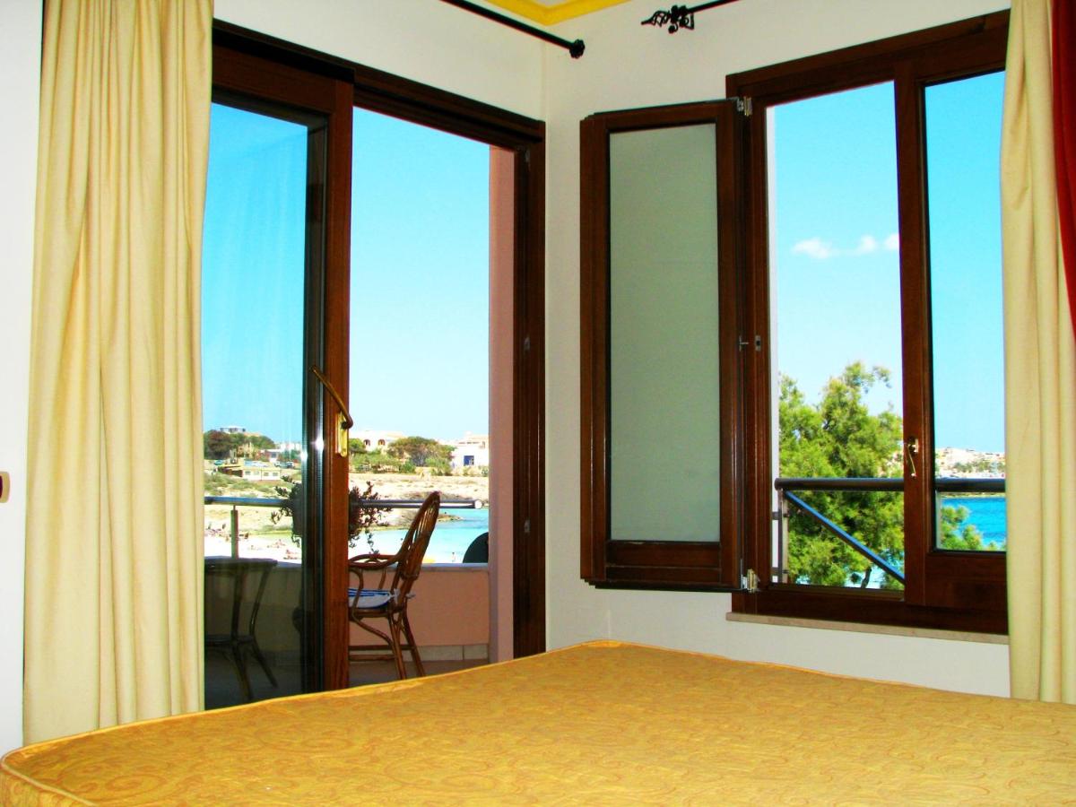 Beach: Hotel Il Faro Della Guitgia Tommasino