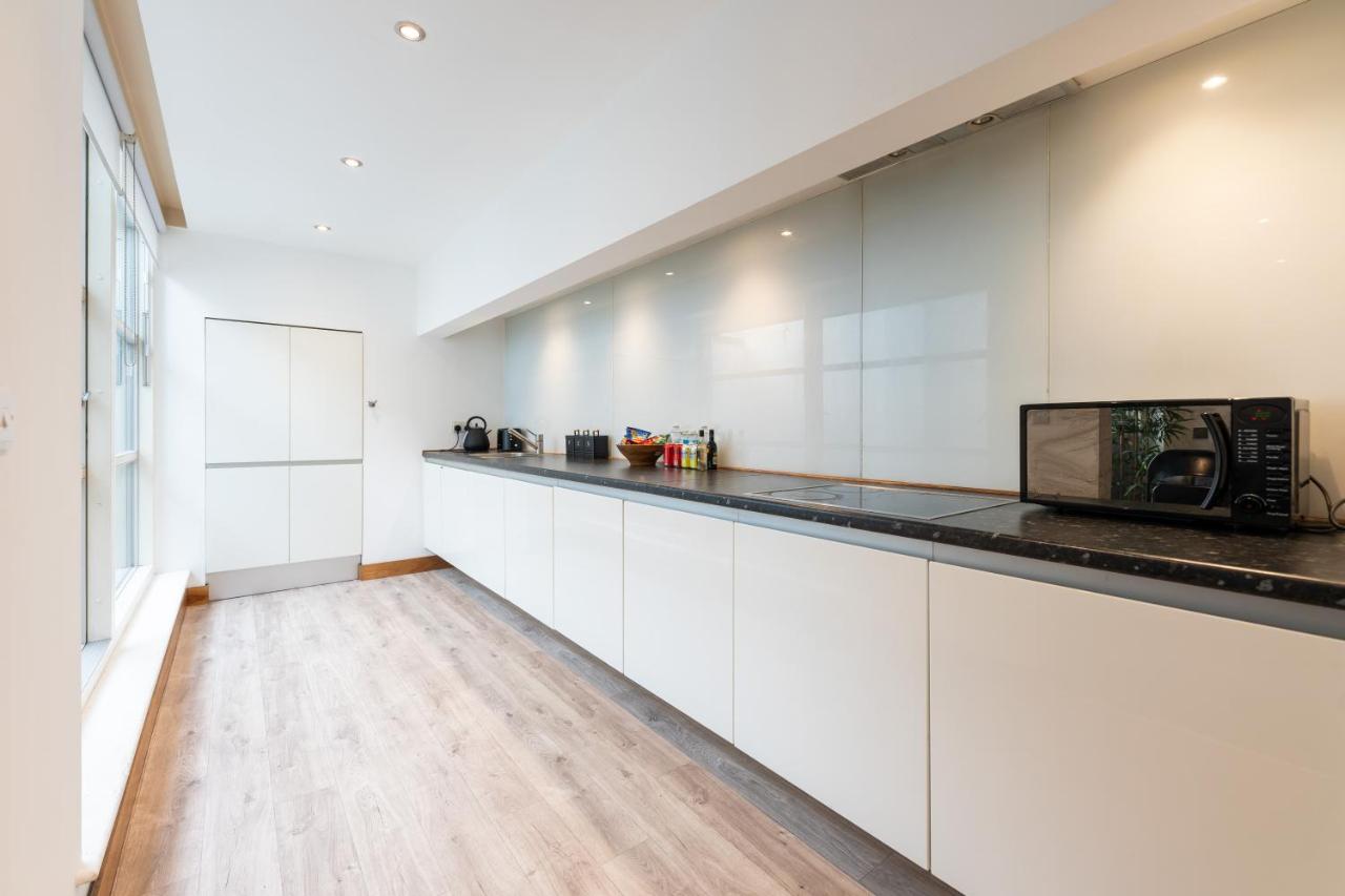 Luxury 2 Bedroom Flat in Bell Street - 4