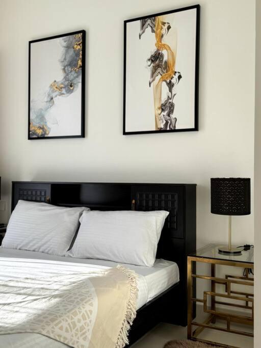 Burj Crown - Luxury Apartment Near Burj Khalifa - 2