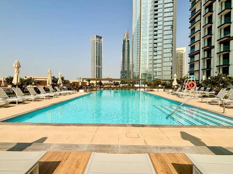 Burj Crown - Luxury Apartment Near Burj Khalifa - 4