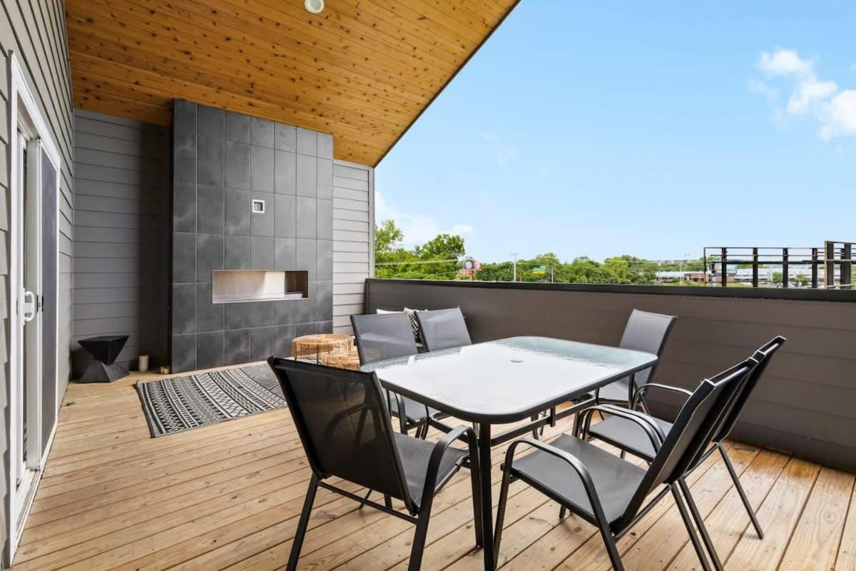 Magnificent 4 Bedroom Home -w Balcony & Fireplace - 4