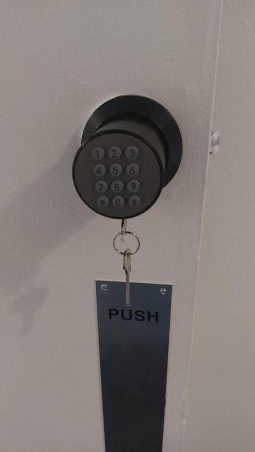 Apartment Sleeps 7 with Wifi - 5