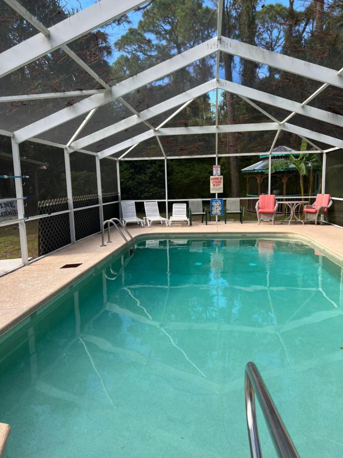 Nature Coast Inn & Cottages — photo 24