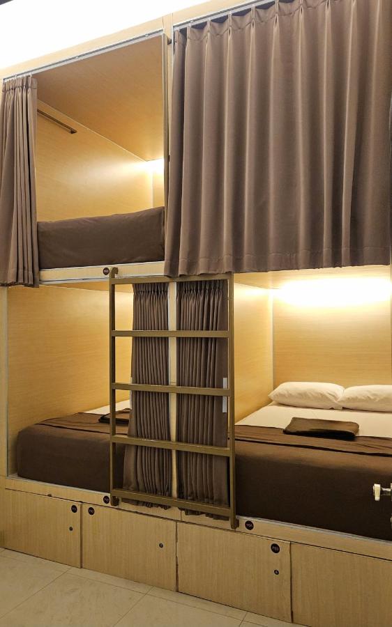 Fora Capsule Hostel Tuban Kuta Bali - 2