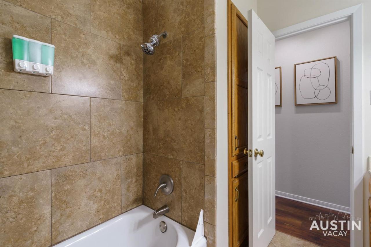 Modern Haven with King Suite and Impeccable Location - 3