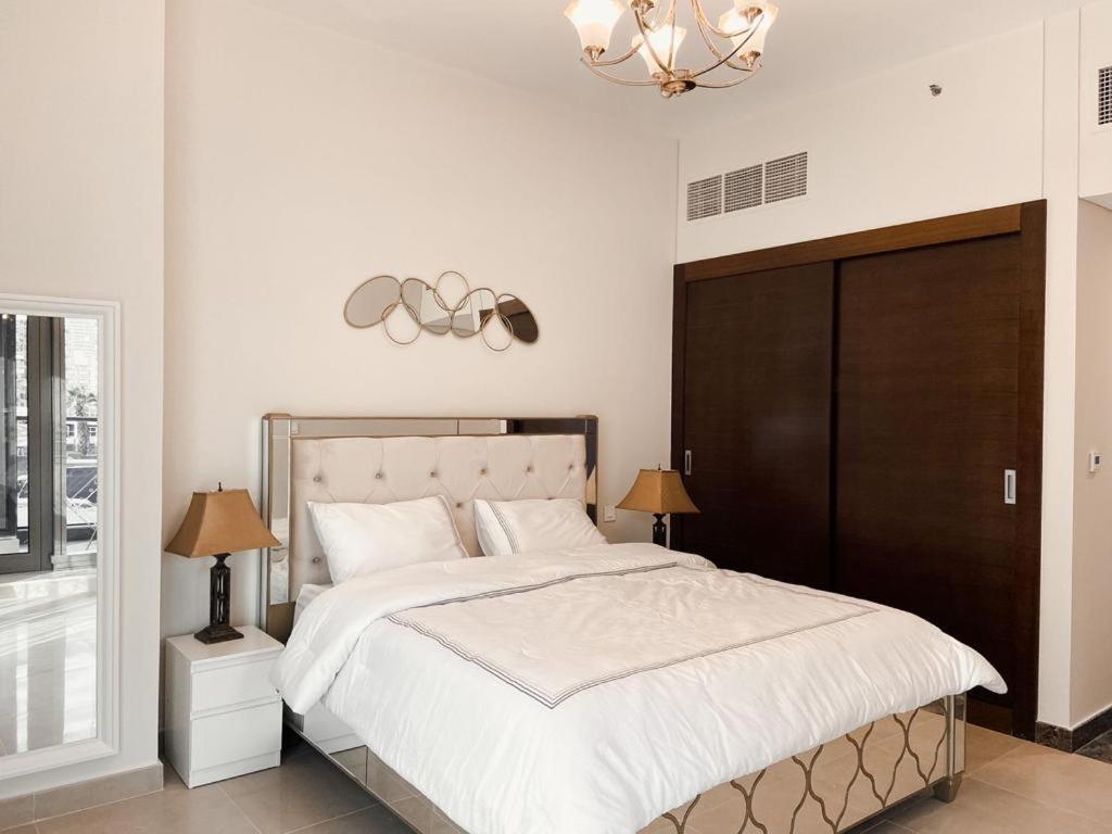 Luxurious & Modern 2BR Plus Maid, Sparkle Tower Dubai Marina - 10AB4 - 2