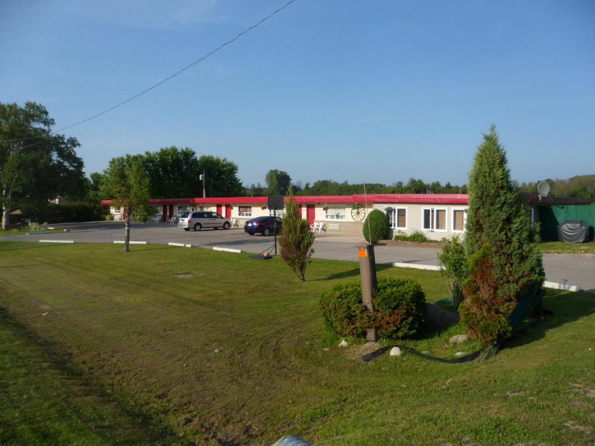 Silver Birch Motel — photo 12