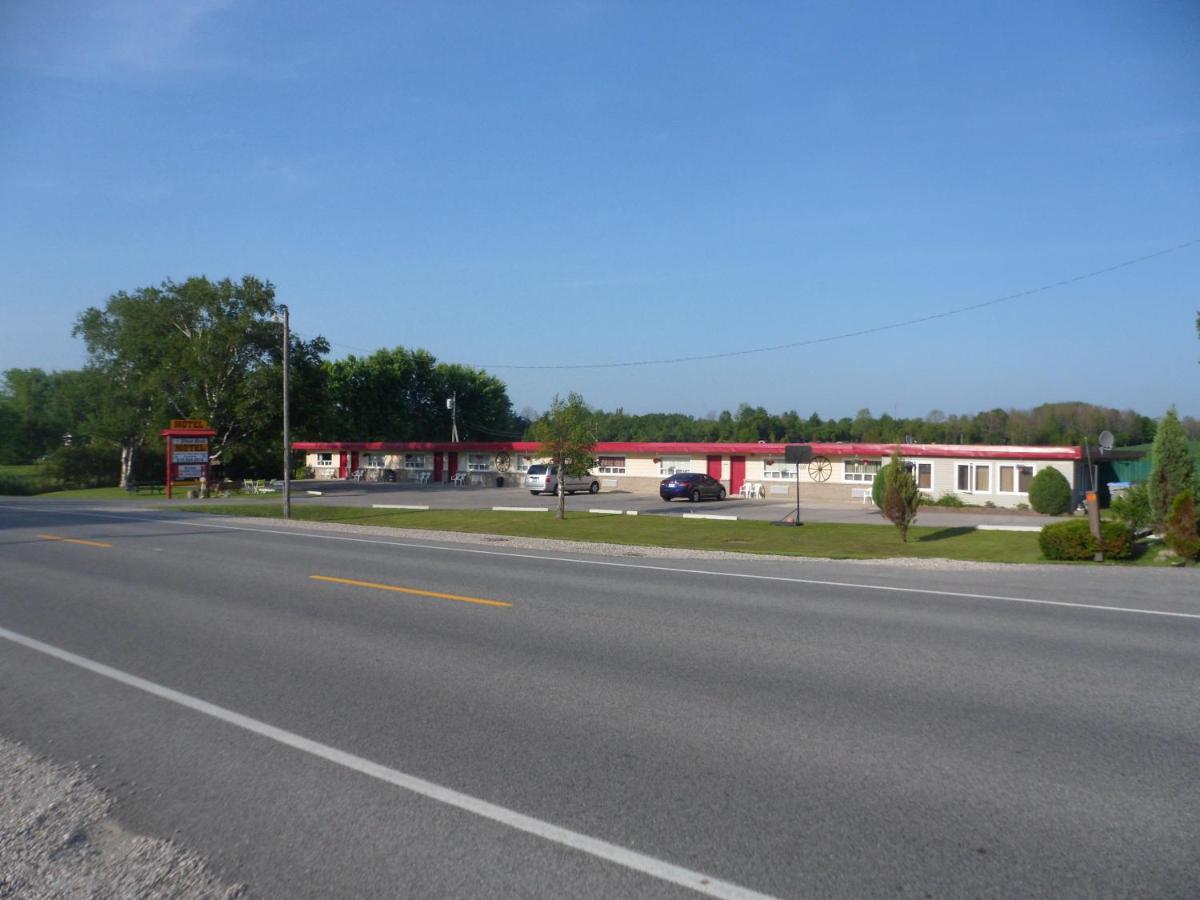 Silver Birch Motel — photo 14