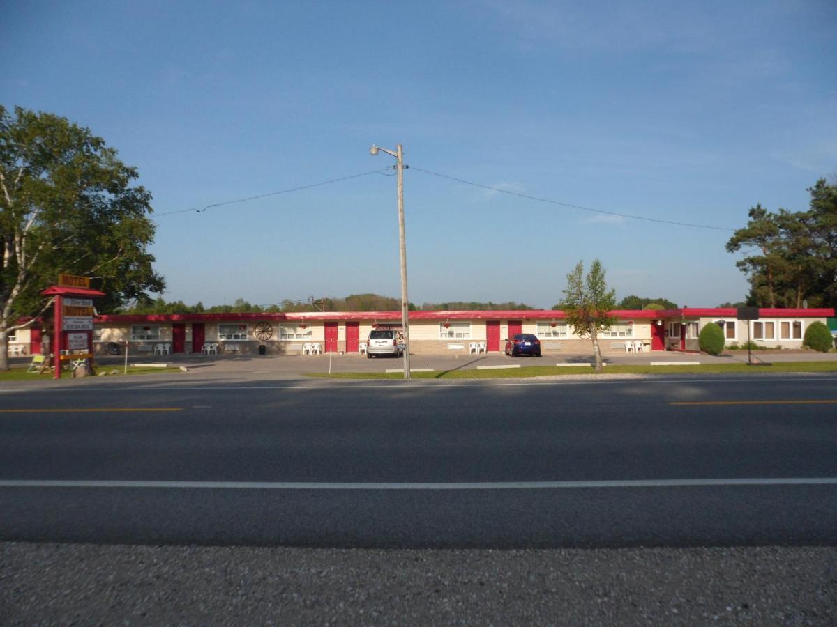 Silver Birch Motel — photo 16