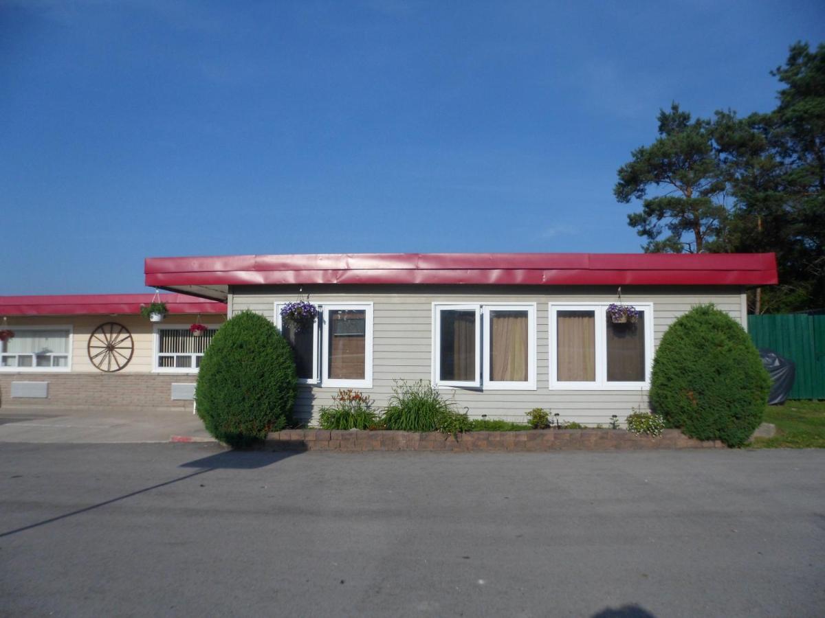 Silver Birch Motel — photo 20