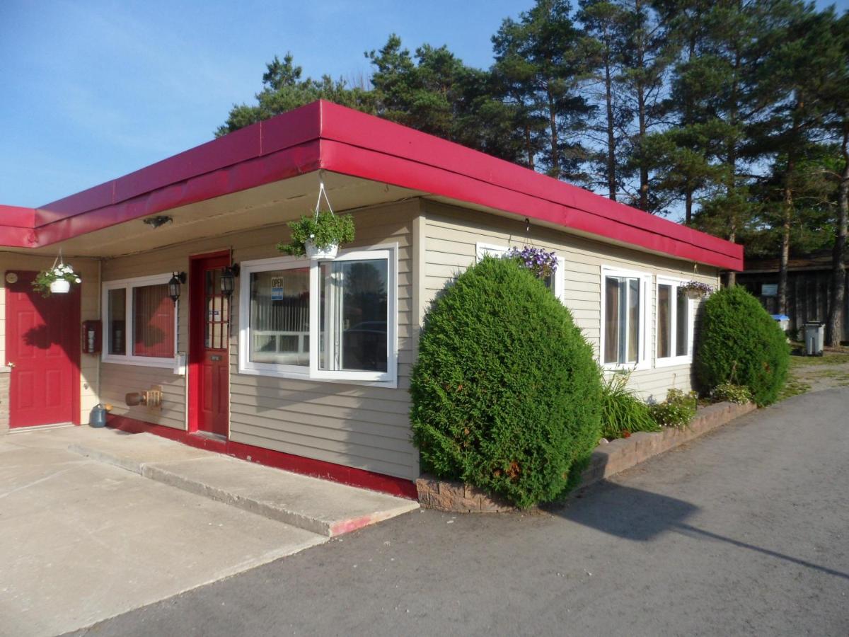 Silver Birch Motel — photo 2