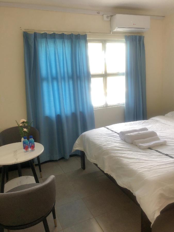 CC airport rooms - 2