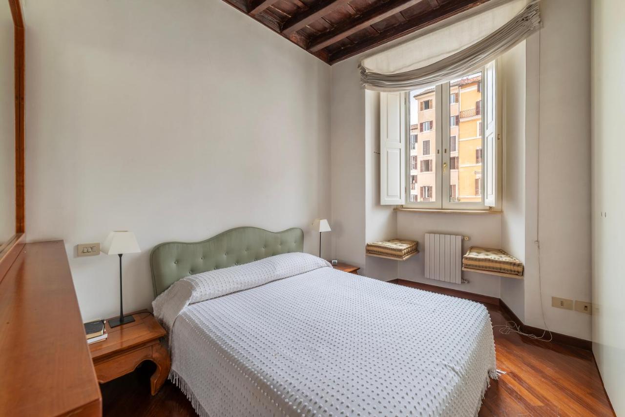 GuestHost - Campo de Fiori Unique Apartment - 2