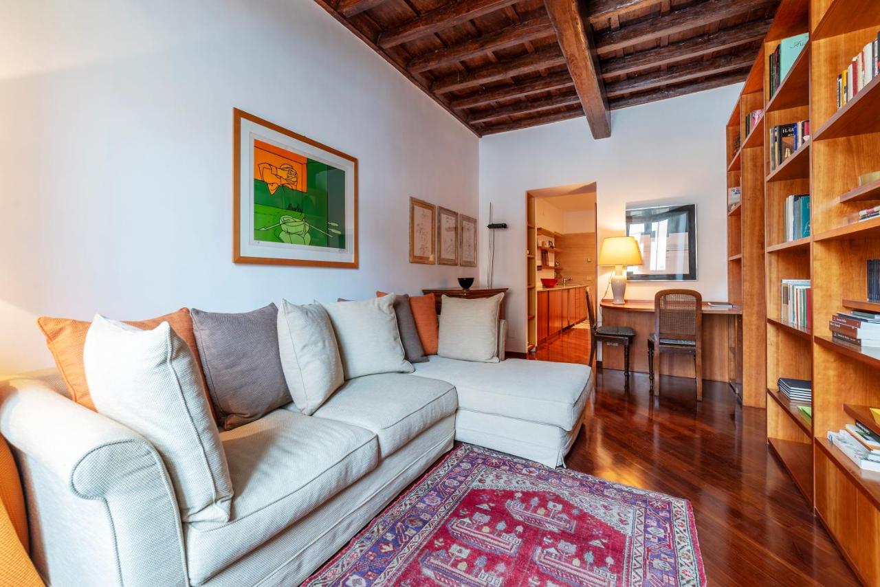 GuestHost - Campo de Fiori Unique Apartment - 5