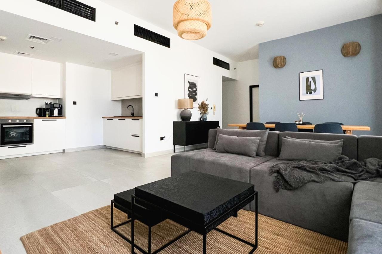 FavDubai presents 2BR apartment in The Heart of JBR and Dubai Marina 150 m to JBR Beach with famous Ain Dubai view the biggest ferris wheel in the world Swimming pool access, air-conditioned gym, free parking & Housekeeping - 4