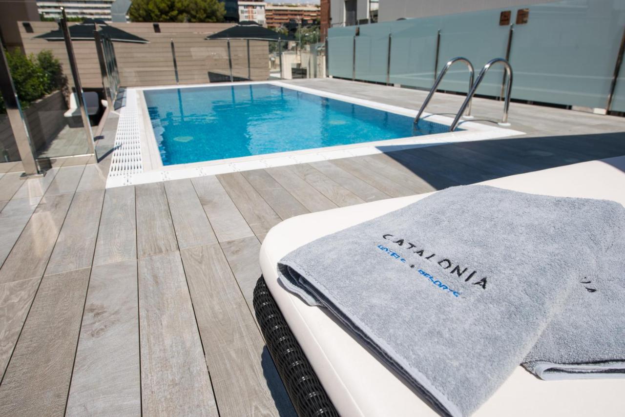 Rooftop swimming pool: Catalonia Rigoletto