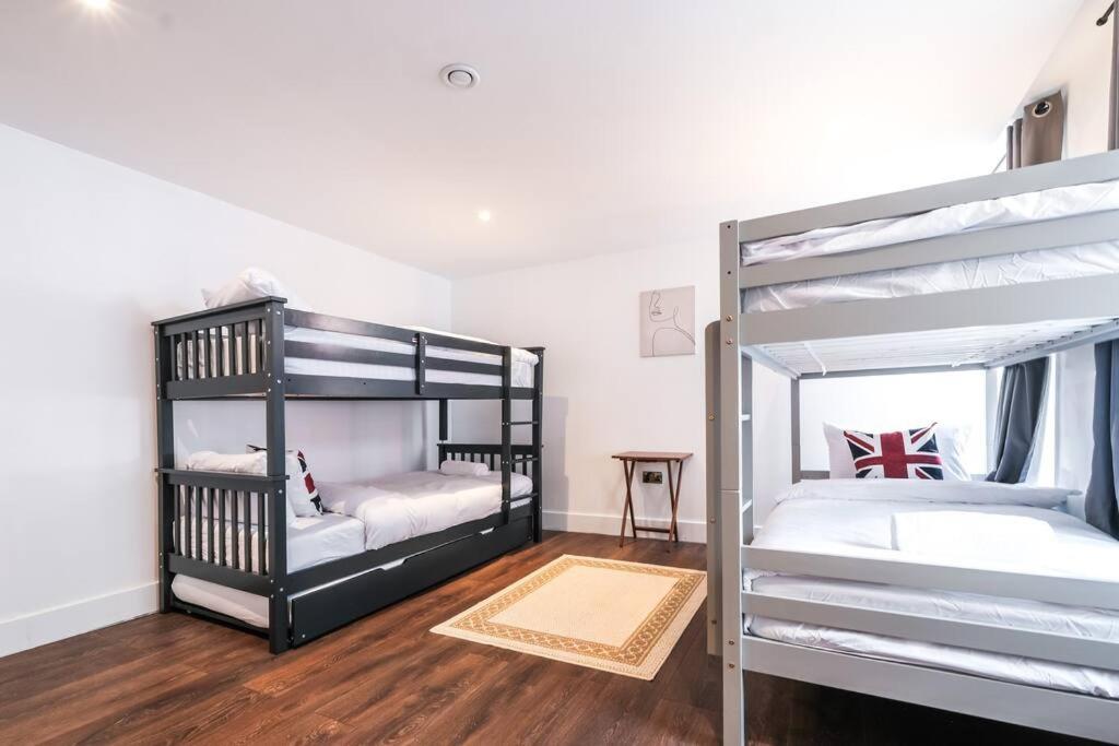 Spacious and Delightful Sleep 5 Piccadilly VRC - 2