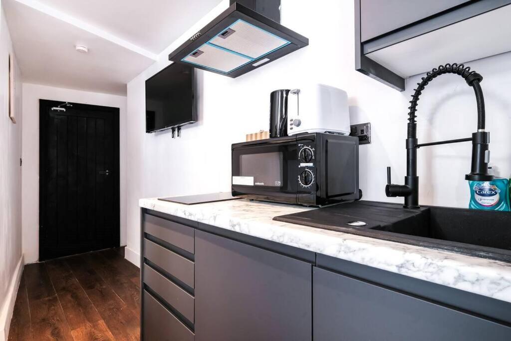 Sleep 2 in Piccadilly Soho Central London VRF - 4