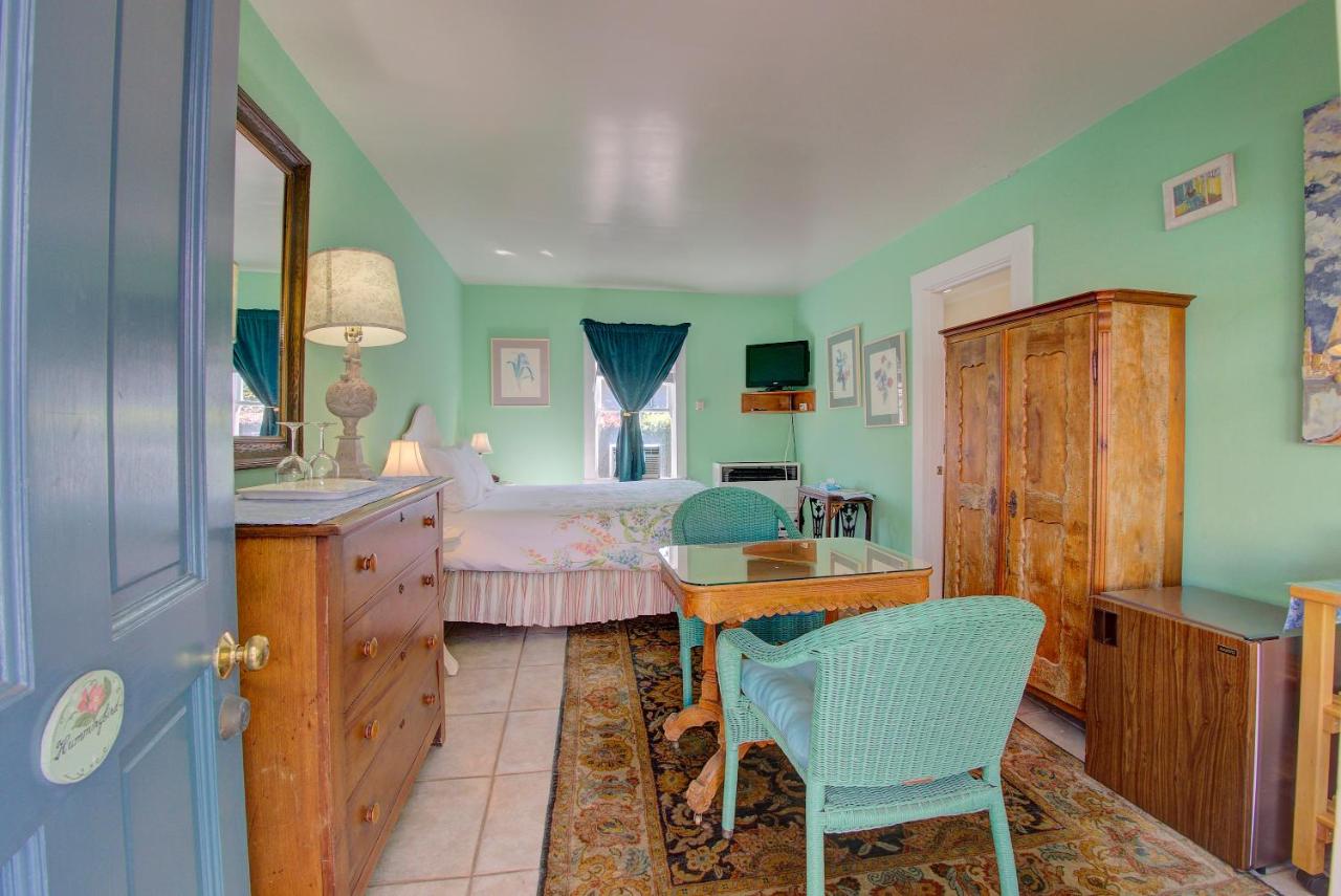 Secret Garden Inn & Cottages — photo 21