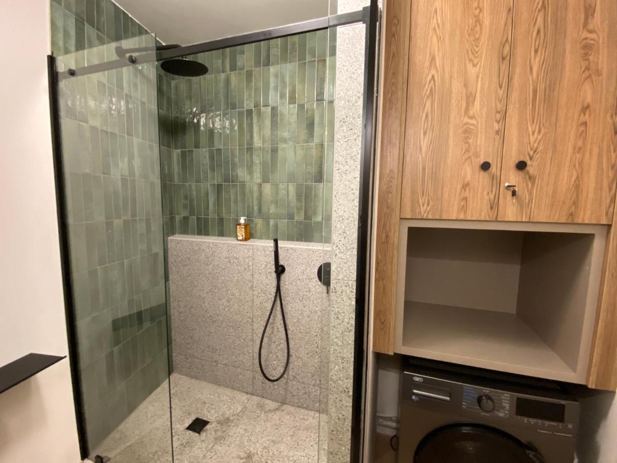 Wake up to Panoramic Table Mountain & City Views - 3