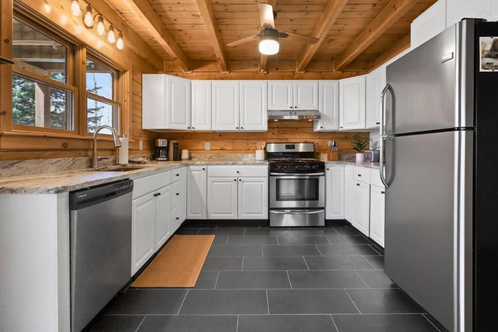 Amber Lake Cabin — photo 23