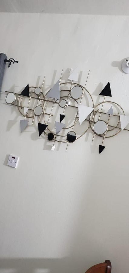 Finest Accommodation Phoenix Park Phase 4 Lot # 1348 Portmore St Catherine - 3