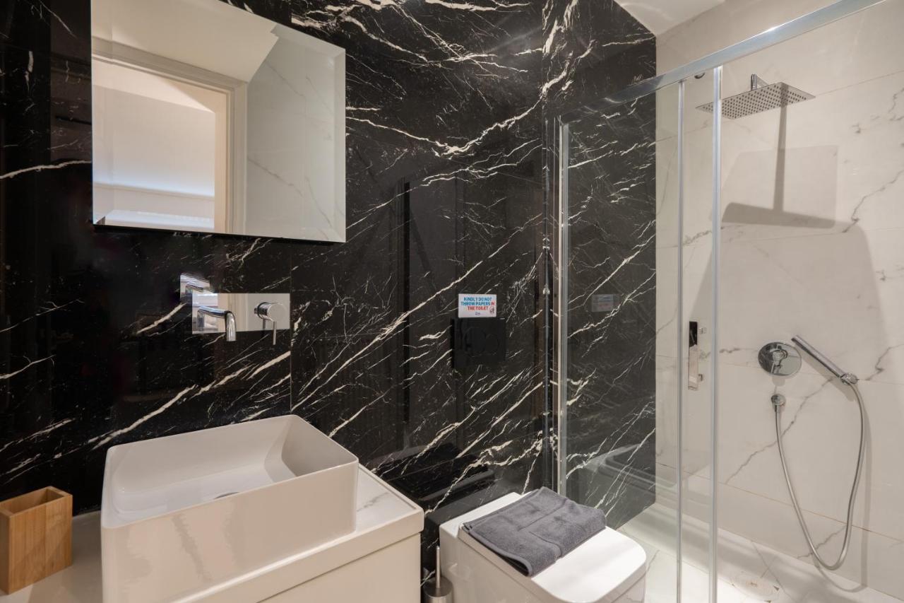 *Kolonaki Chic* Minimalist Studio in Athens - 4