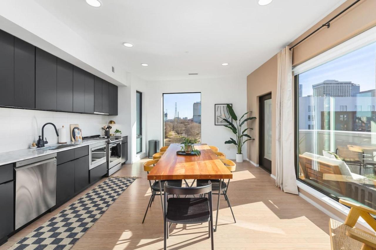 Penthouse Condo on River with Garage and Patio, Walk Downtown - 2