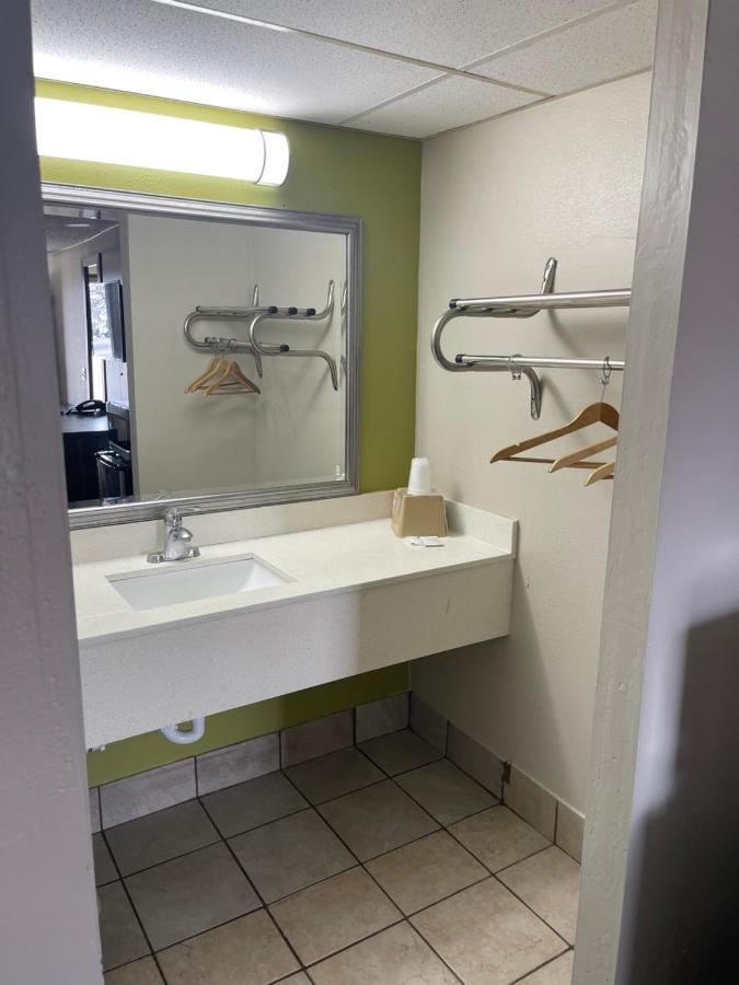 City Motel — photo 20