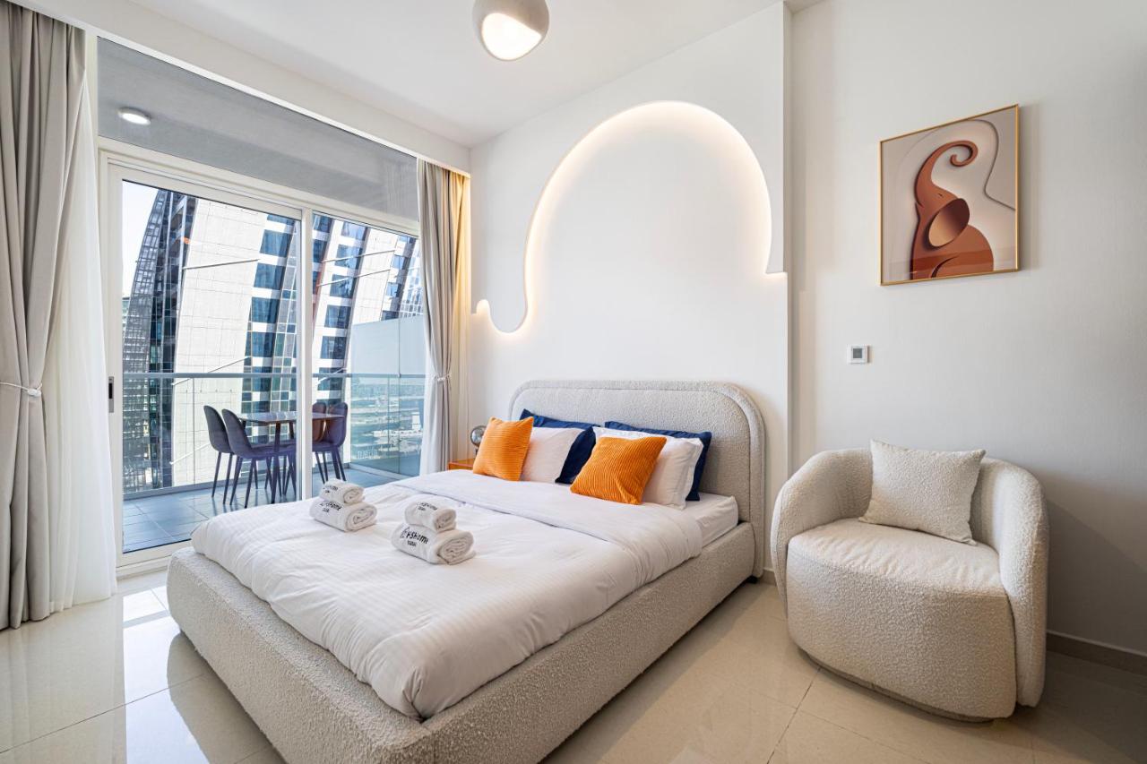 Modern Two Bedroom Apartment with Private Balcony By HSHOME - Downtown Dubai - 5