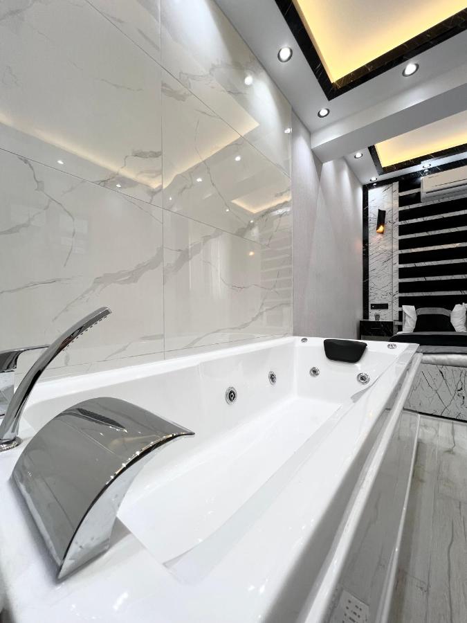 Taksim Larissa hotel suites - 3