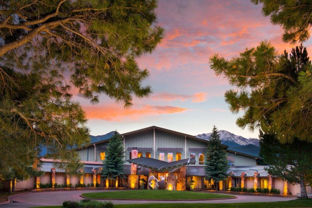 colorado springs luxury hotels