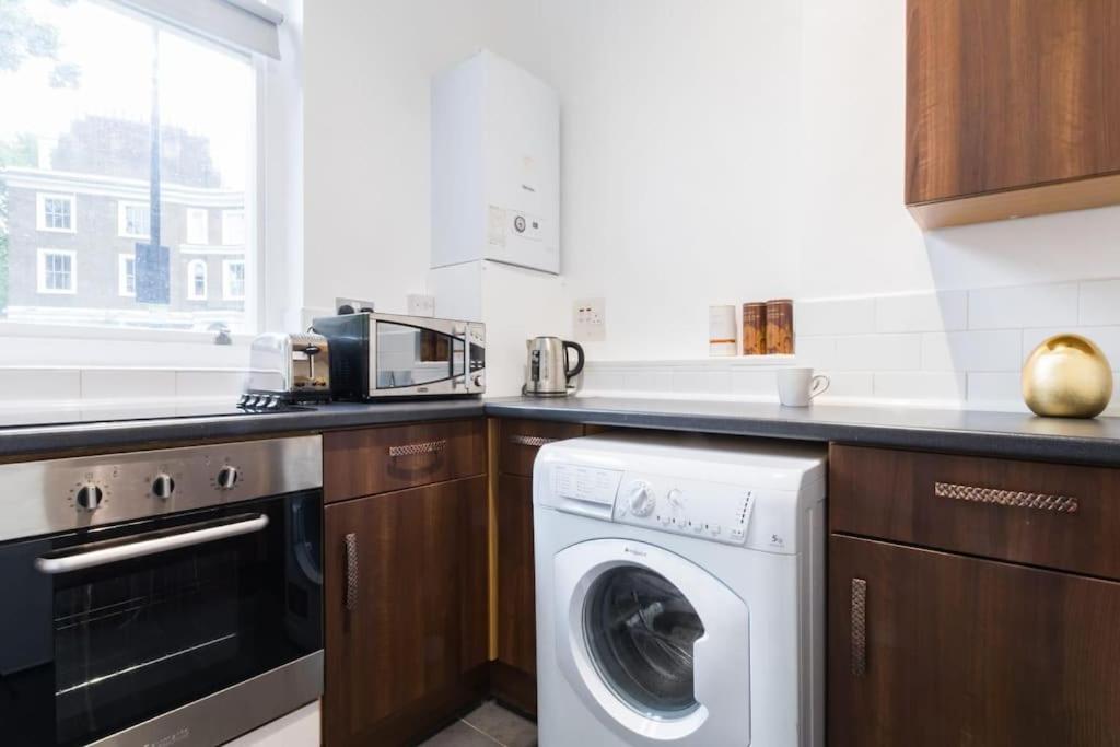 Porchester Terrace North Raised Ground Fl Sleeps 4 - 4