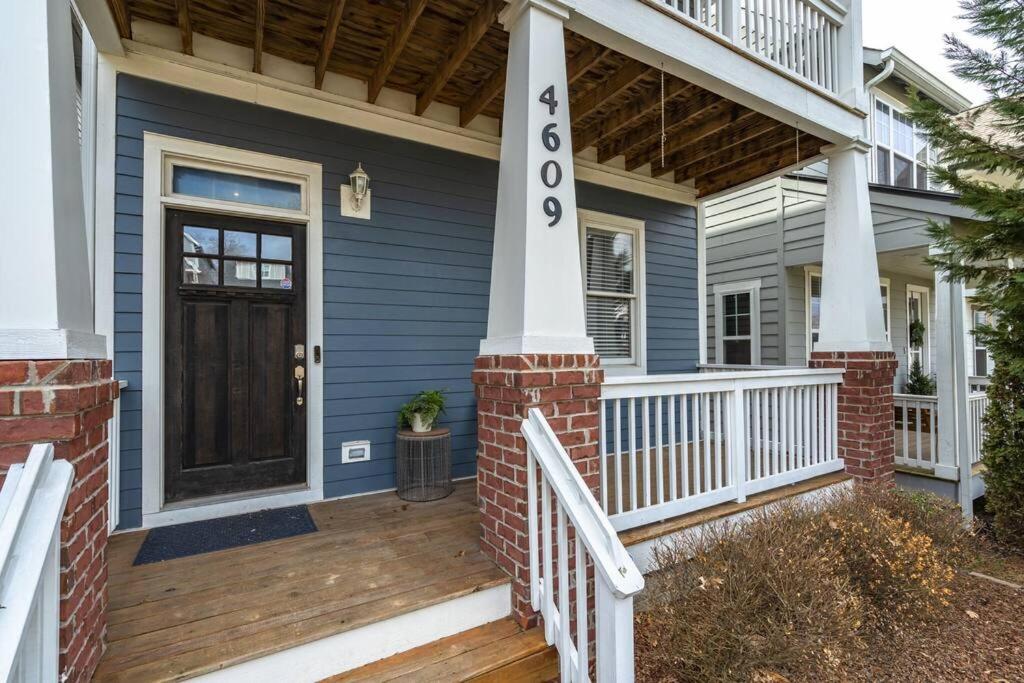 NEW 7 mins to Broadway Sleeps 8 - 2