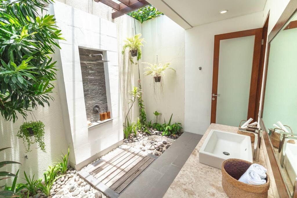 Villa CAIO Padang Padang 2BR - 4