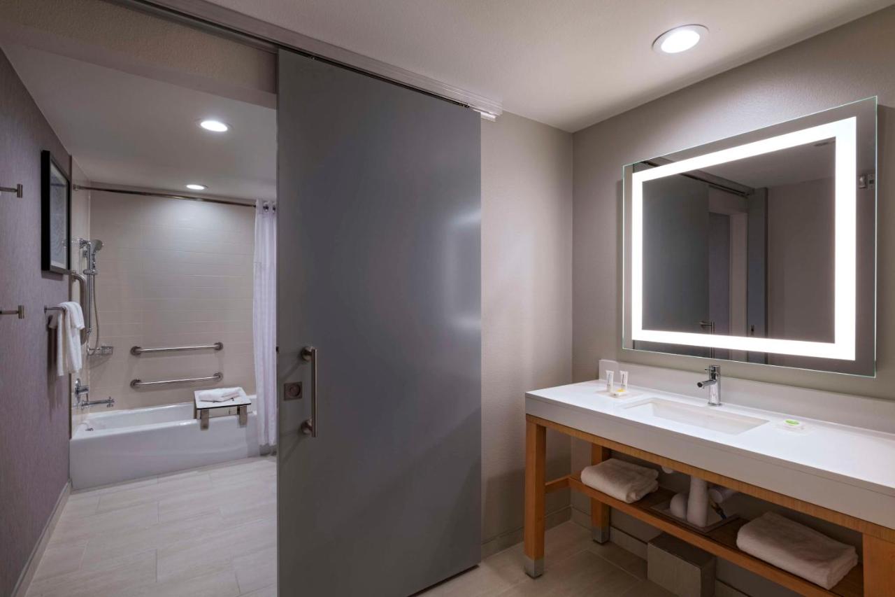 Hyatt Place Austin Lake Travis/Four Points - 3