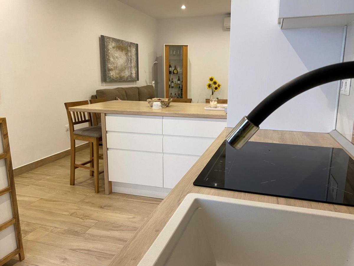 Centrico y Practico piso con entrada independiente - 3