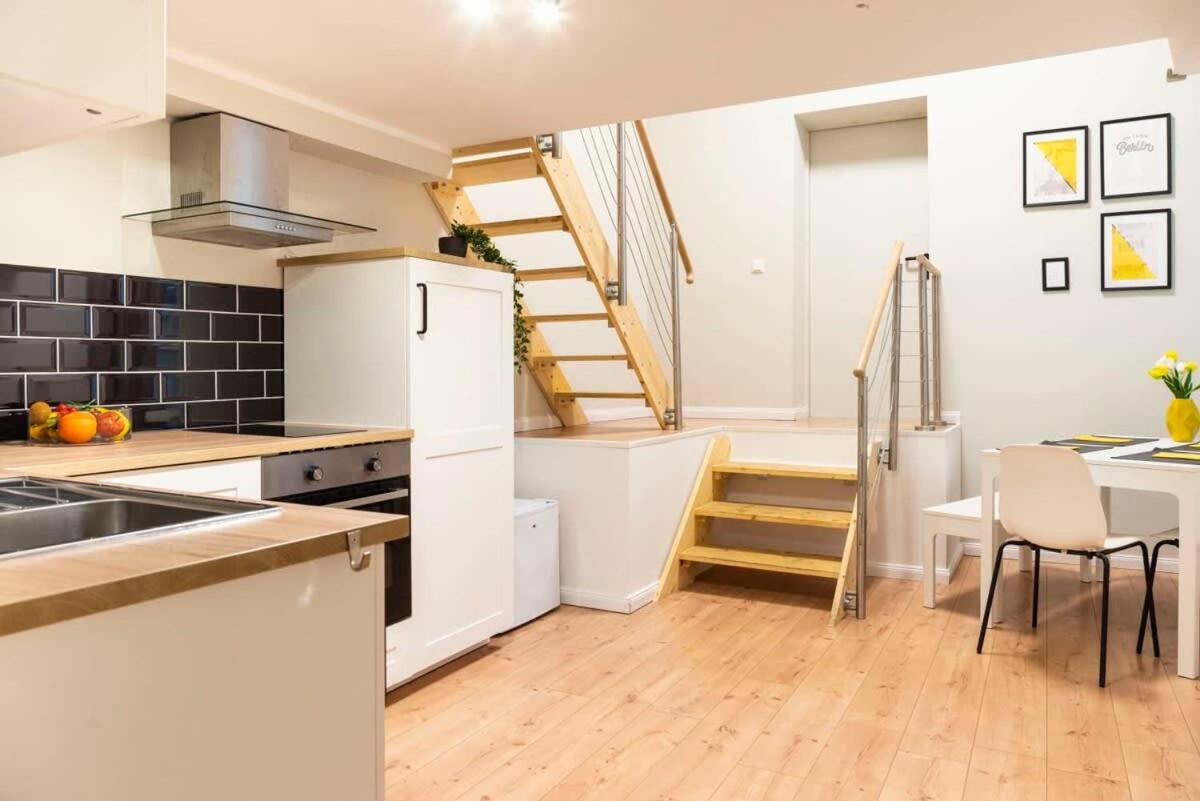 SPACIOUS Two BR plus AC plus SelfCheckIn - 4