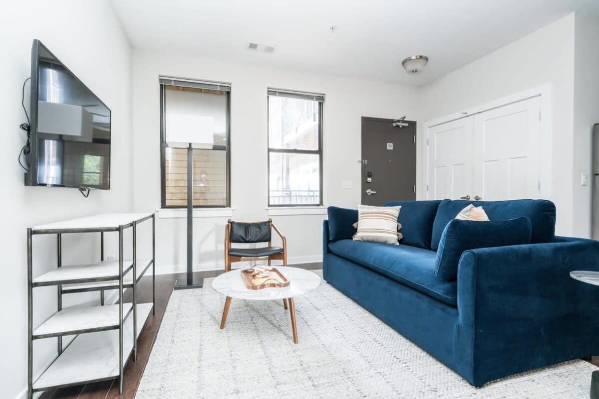 CozySuites Music Row Classy 1BR with free parking 39