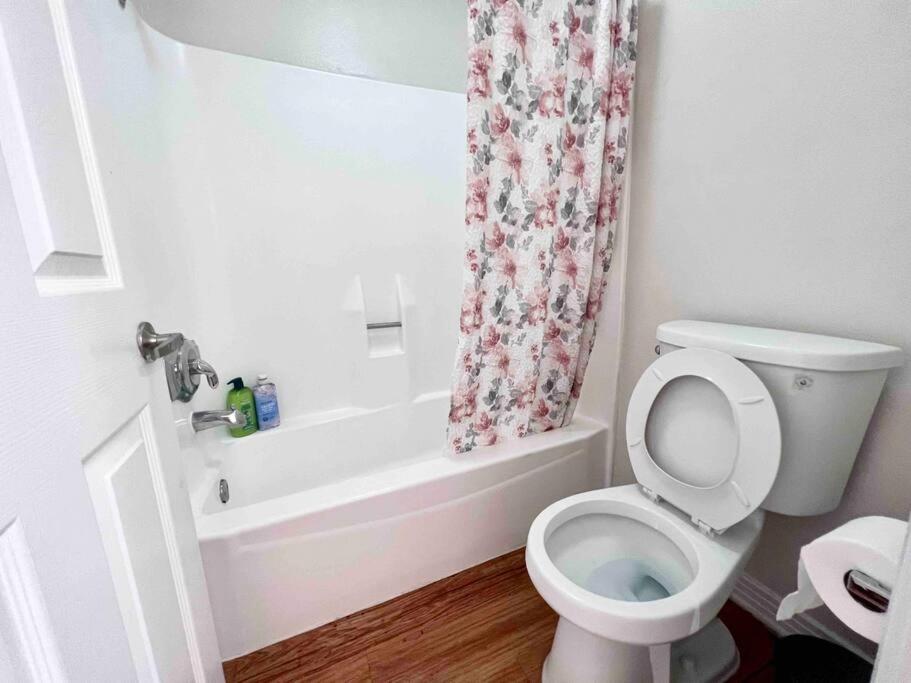 Ocean 2 min, free pool & parking - 2