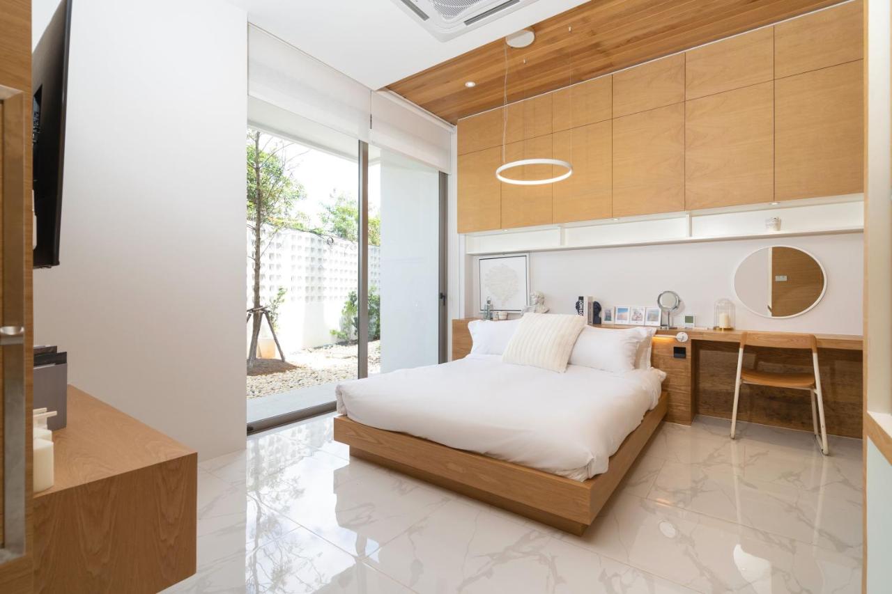 New Modern Aesthetic 3-Storey Villa A15 in Gated Residence just 10 min drive Laguna Phuket - 2